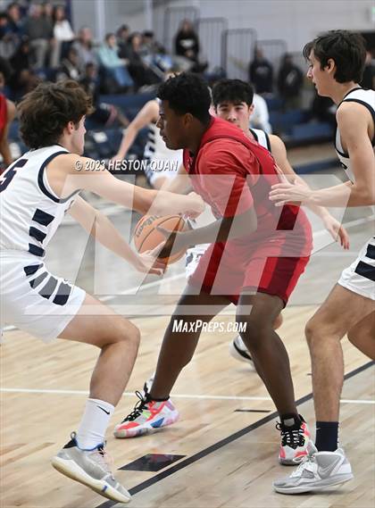 Thumbnail 1 in St. Margaret's vs. Leuzinger (MLK Classic) photogallery.
