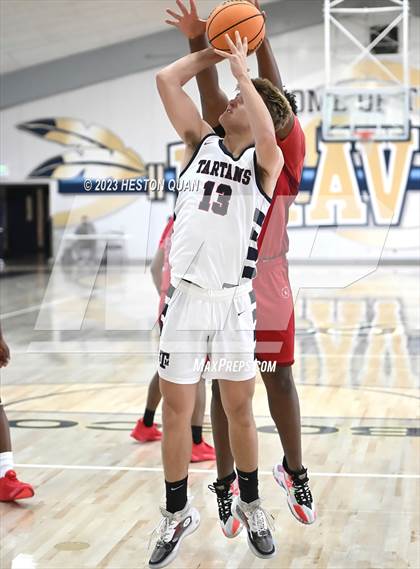 Thumbnail 3 in St. Margaret's vs. Leuzinger (MLK Classic) photogallery.