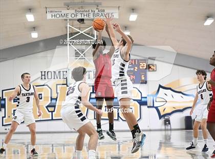 Thumbnail 3 in St. Margaret's vs. Leuzinger (MLK Classic) photogallery.