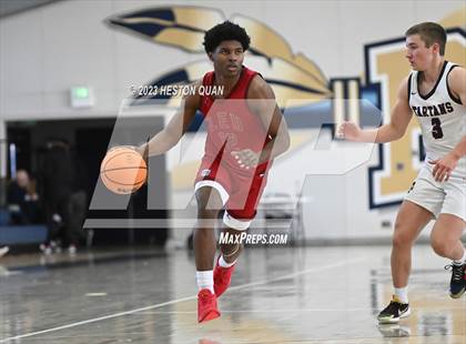 Thumbnail 2 in St. Margaret's vs. Leuzinger (MLK Classic) photogallery.