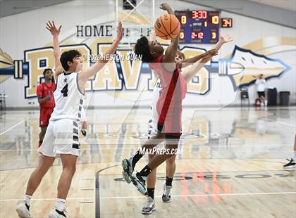 Thumbnail 2 in St. Margaret's vs. Leuzinger (MLK Classic) photogallery.
