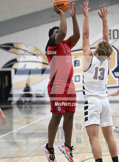 Thumbnail 1 in St. Margaret's vs. Leuzinger (MLK Classic) photogallery.