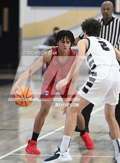 Thumbnail 3 in St. Margaret's vs. Leuzinger (MLK Classic) photogallery.