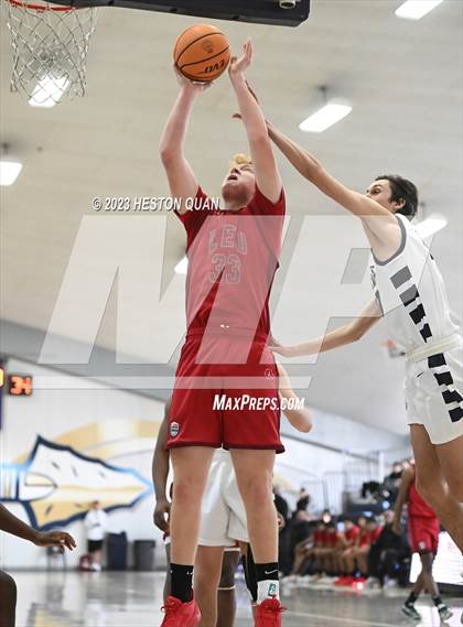 Thumbnail 3 in St. Margaret's vs. Leuzinger (MLK Classic) photogallery.