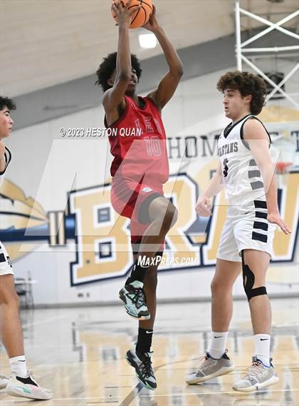 Thumbnail 2 in St. Margaret's vs. Leuzinger (MLK Classic) photogallery.