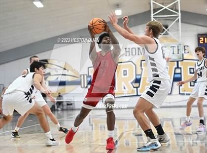 Thumbnail 2 in St. Margaret's vs. Leuzinger (MLK Classic) photogallery.
