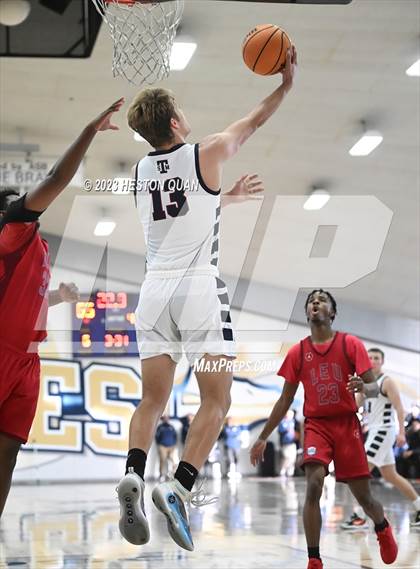 Thumbnail 3 in St. Margaret's vs. Leuzinger (MLK Classic) photogallery.