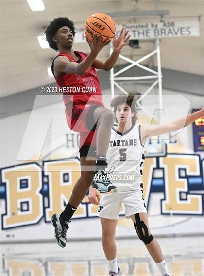 Thumbnail 1 in St. Margaret's vs. Leuzinger (MLK Classic) photogallery.