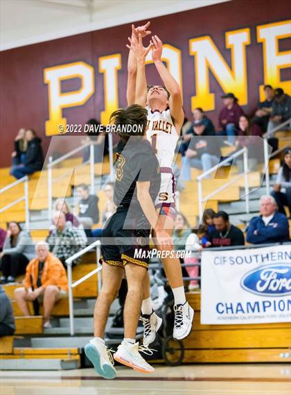 Thumbnail 3 in Oxnard @ Simi Valley (Bob Hawking Tip-Off Classic) photogallery.