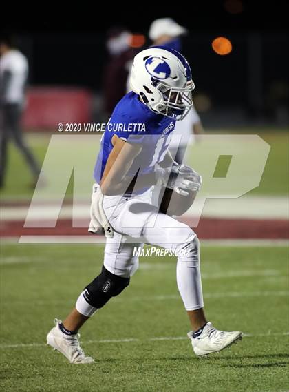 Thumbnail 1 in Lampasas vs Uvalde (UIL 4A Bi-District Playoff) photogallery.