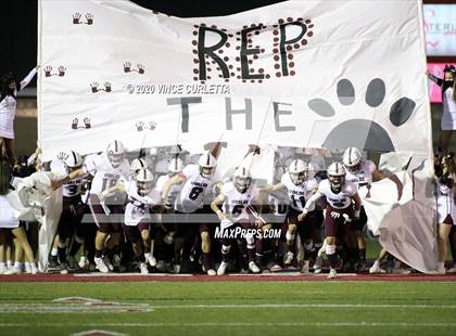 Thumbnail 3 in Lampasas vs Uvalde (UIL 4A Bi-District Playoff) photogallery.