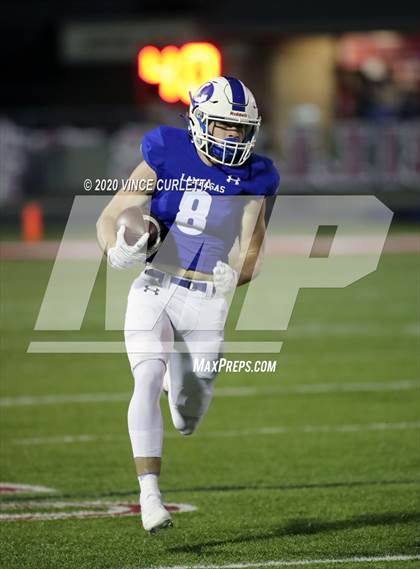 Thumbnail 1 in Lampasas vs Uvalde (UIL 4A Bi-District Playoff) photogallery.