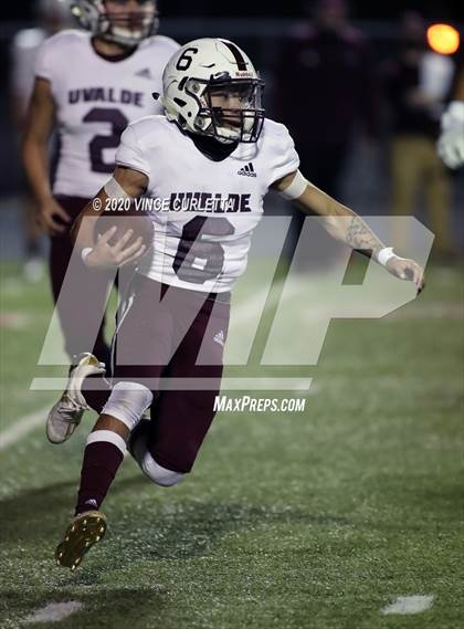 Thumbnail 1 in Lampasas vs Uvalde (UIL 4A Bi-District Playoff) photogallery.