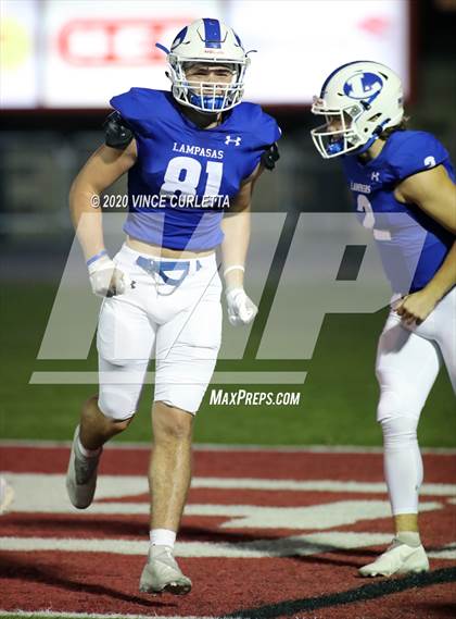 Thumbnail 3 in Lampasas vs Uvalde (UIL 4A Bi-District Playoff) photogallery.