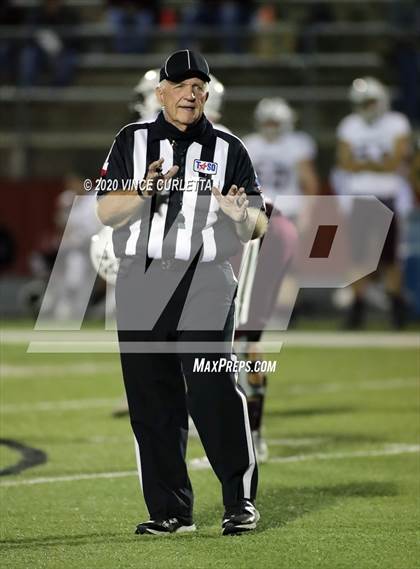 Thumbnail 2 in Lampasas vs Uvalde (UIL 4A Bi-District Playoff) photogallery.