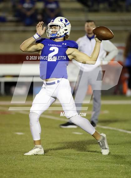 Thumbnail 3 in Lampasas vs Uvalde (UIL 4A Bi-District Playoff) photogallery.