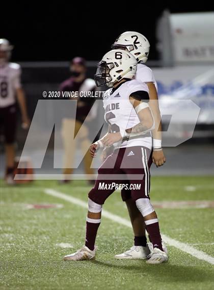 Thumbnail 1 in Lampasas vs Uvalde (UIL 4A Bi-District Playoff) photogallery.