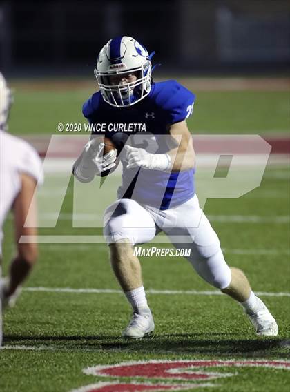 Thumbnail 3 in Lampasas vs Uvalde (UIL 4A Bi-District Playoff) photogallery.