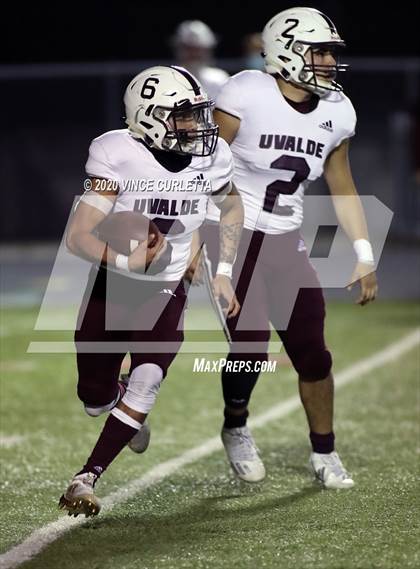 Thumbnail 2 in Lampasas vs Uvalde (UIL 4A Bi-District Playoff) photogallery.