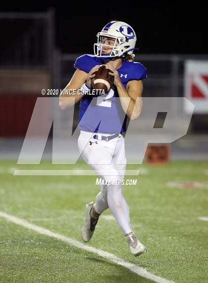 Thumbnail 3 in Lampasas vs Uvalde (UIL 4A Bi-District Playoff) photogallery.