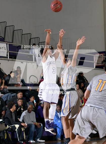 Thumbnail 1 in Newark Memorial vs. Sacramento (St. Hope Elite Classic) photogallery.