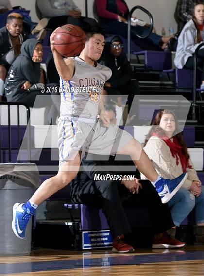 Thumbnail 2 in Newark Memorial vs. Sacramento (St. Hope Elite Classic) photogallery.
