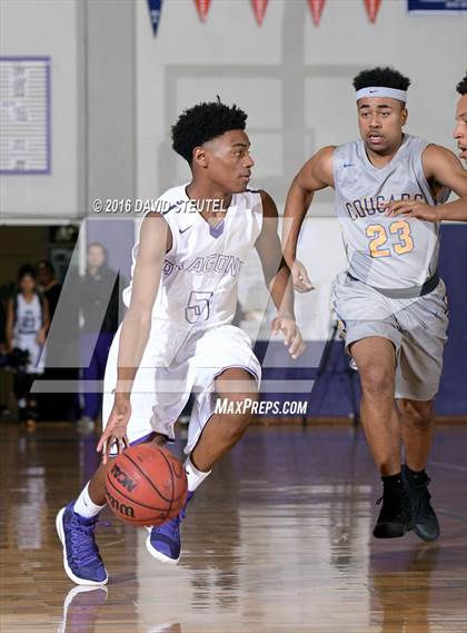Thumbnail 2 in Newark Memorial vs. Sacramento (St. Hope Elite Classic) photogallery.