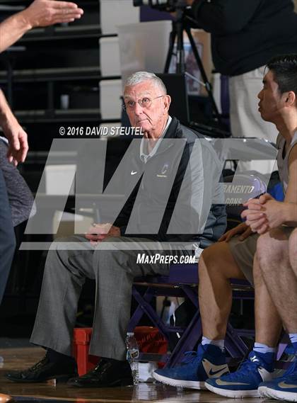 Thumbnail 1 in Newark Memorial vs. Sacramento (St. Hope Elite Classic) photogallery.