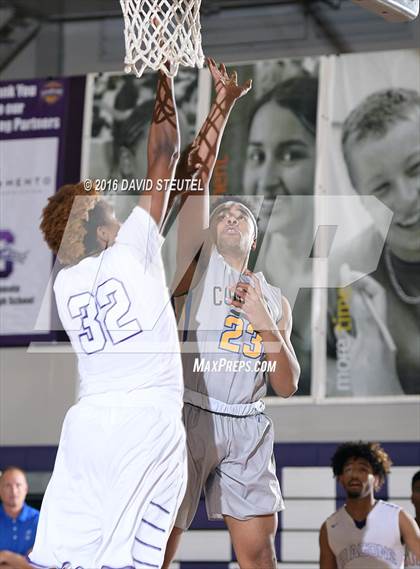 Thumbnail 2 in Newark Memorial vs. Sacramento (St. Hope Elite Classic) photogallery.