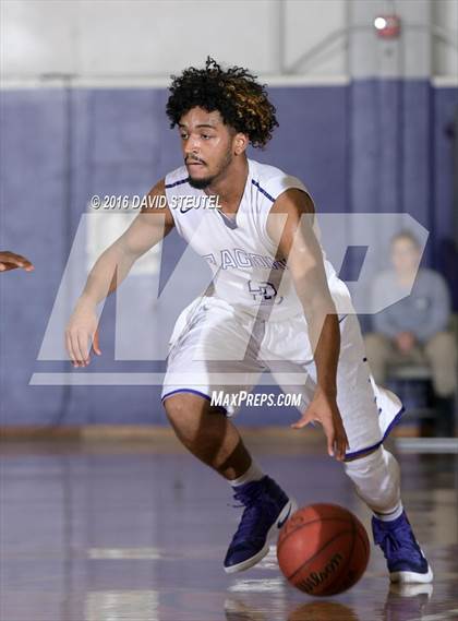 Thumbnail 3 in Newark Memorial vs. Sacramento (St. Hope Elite Classic) photogallery.