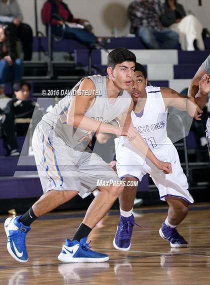 Thumbnail 1 in Newark Memorial vs. Sacramento (St. Hope Elite Classic) photogallery.