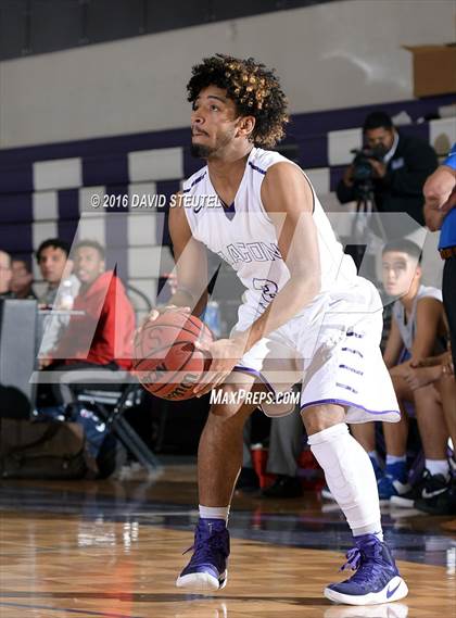 Thumbnail 2 in Newark Memorial vs. Sacramento (St. Hope Elite Classic) photogallery.
