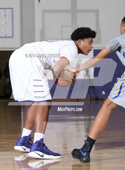 Thumbnail 1 in Newark Memorial vs. Sacramento (St. Hope Elite Classic) photogallery.