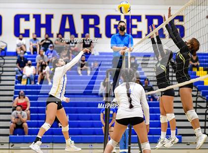 Thumbnail 2 in South Hills @ Charter Oak photogallery.