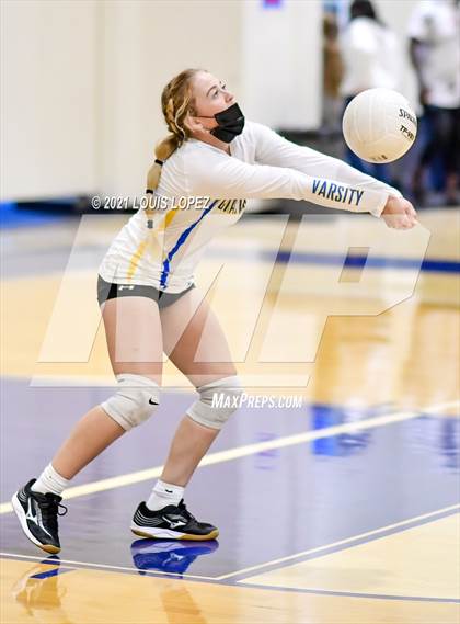Thumbnail 3 in South Hills @ Charter Oak photogallery.