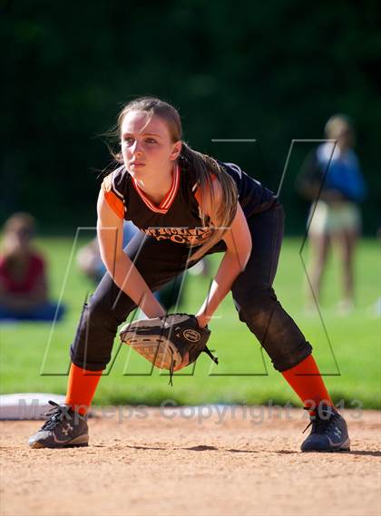 Thumbnail 3 in East Rockaway @ Oyster Bay (Section 8 Class B Semifinal) photogallery.