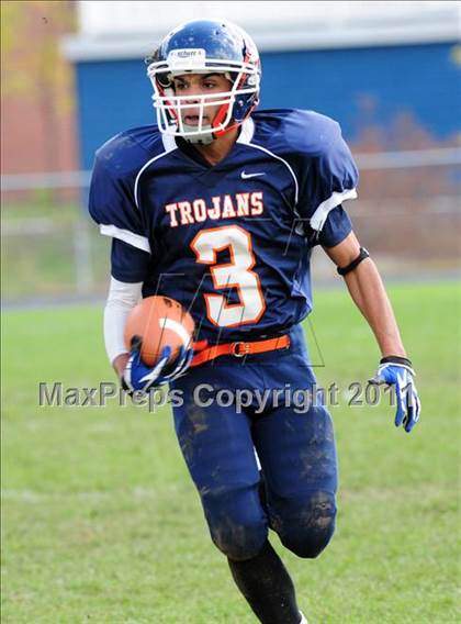 Thumbnail 2 in JV: Branford @ Lyman Hall photogallery.