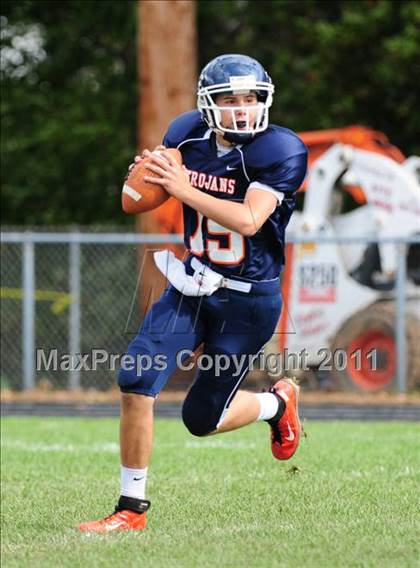 Thumbnail 2 in JV: Branford @ Lyman Hall photogallery.