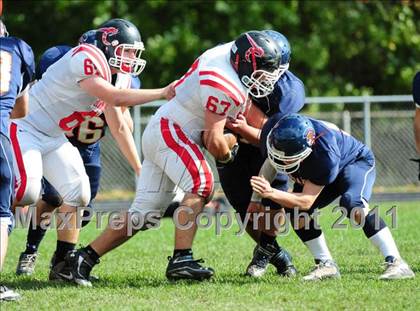 Thumbnail 2 in JV: Branford @ Lyman Hall photogallery.