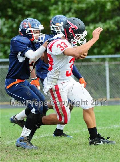 Thumbnail 2 in JV: Branford @ Lyman Hall photogallery.