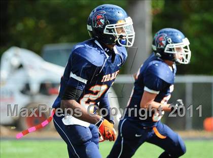 Thumbnail 2 in JV: Branford @ Lyman Hall photogallery.