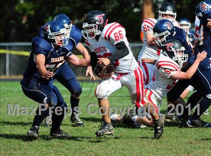 Thumbnail 2 in JV: Branford @ Lyman Hall photogallery.