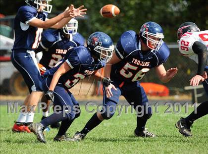 Thumbnail 2 in JV: Branford @ Lyman Hall photogallery.