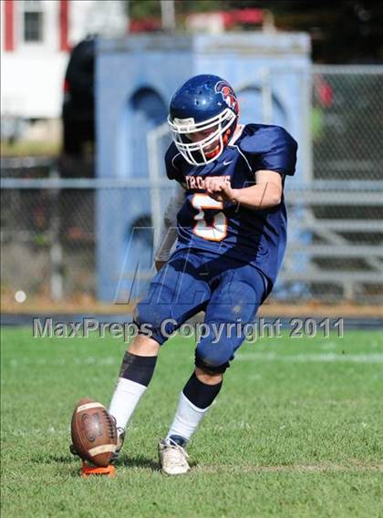 Thumbnail 2 in JV: Branford @ Lyman Hall photogallery.