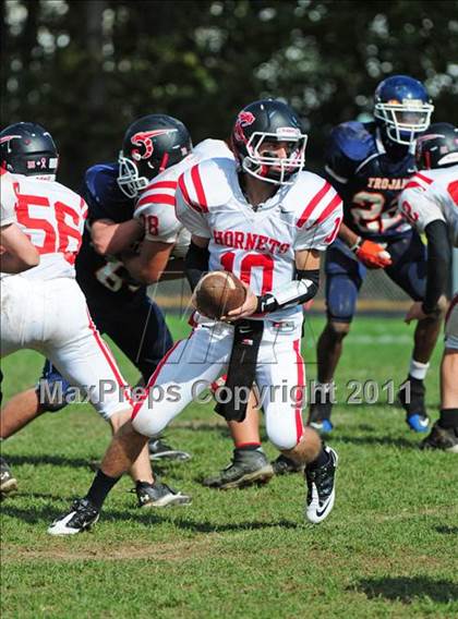 Thumbnail 2 in JV: Branford @ Lyman Hall photogallery.
