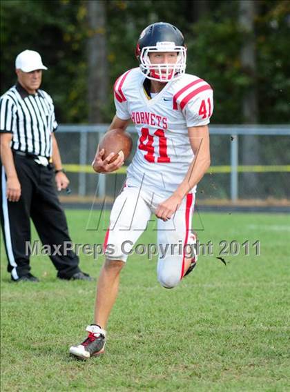 Thumbnail 1 in JV: Branford @ Lyman Hall photogallery.