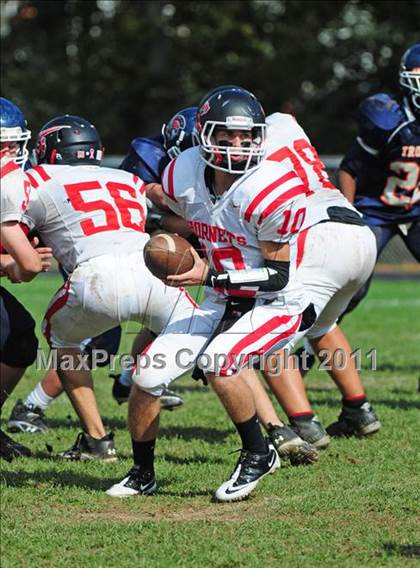 Thumbnail 1 in JV: Branford @ Lyman Hall photogallery.