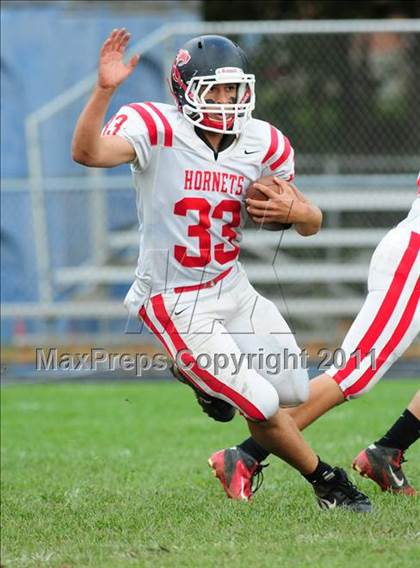 Thumbnail 3 in JV: Branford @ Lyman Hall photogallery.