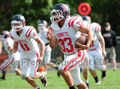 Thumbnail 2 in JV: Branford @ Lyman Hall photogallery.