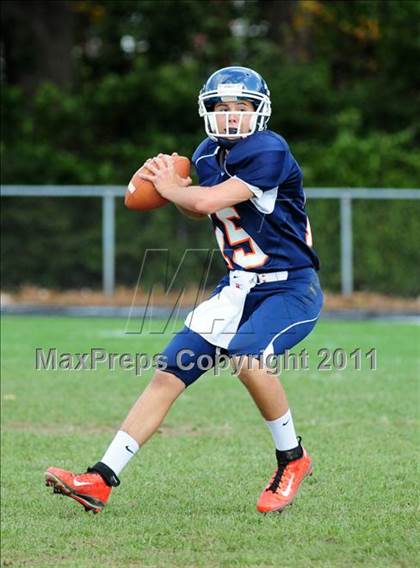 Thumbnail 2 in JV: Branford @ Lyman Hall photogallery.